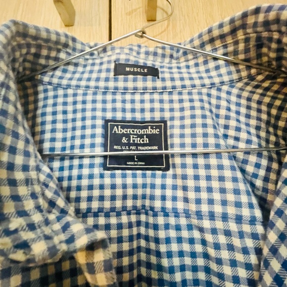 🚫 sold 🚫 A&F long sleeved shirt (Men’s ; chest 42”) - Picture 3 of 5